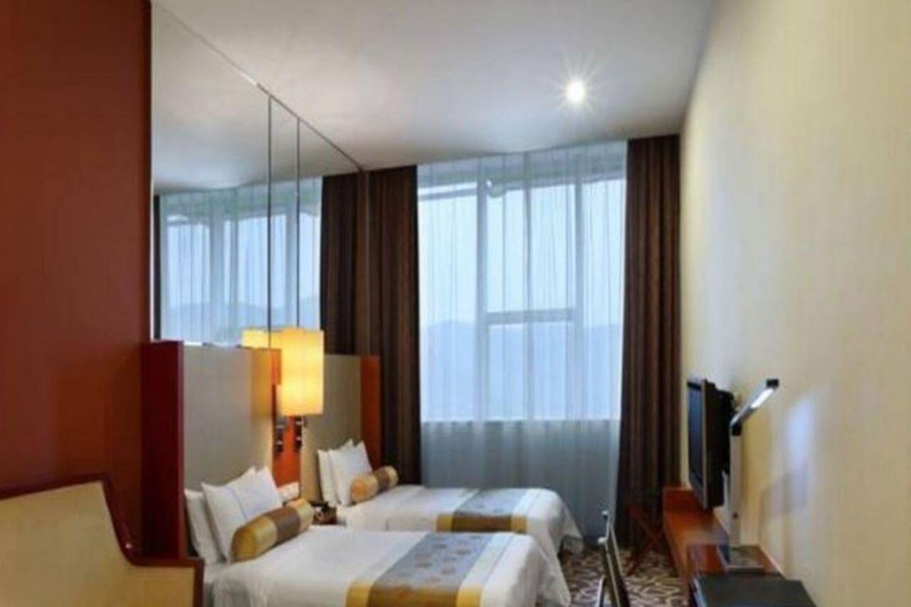 Shenzhen Caa Holy Sun Hotel, Luohu Railway Station Exterior photo